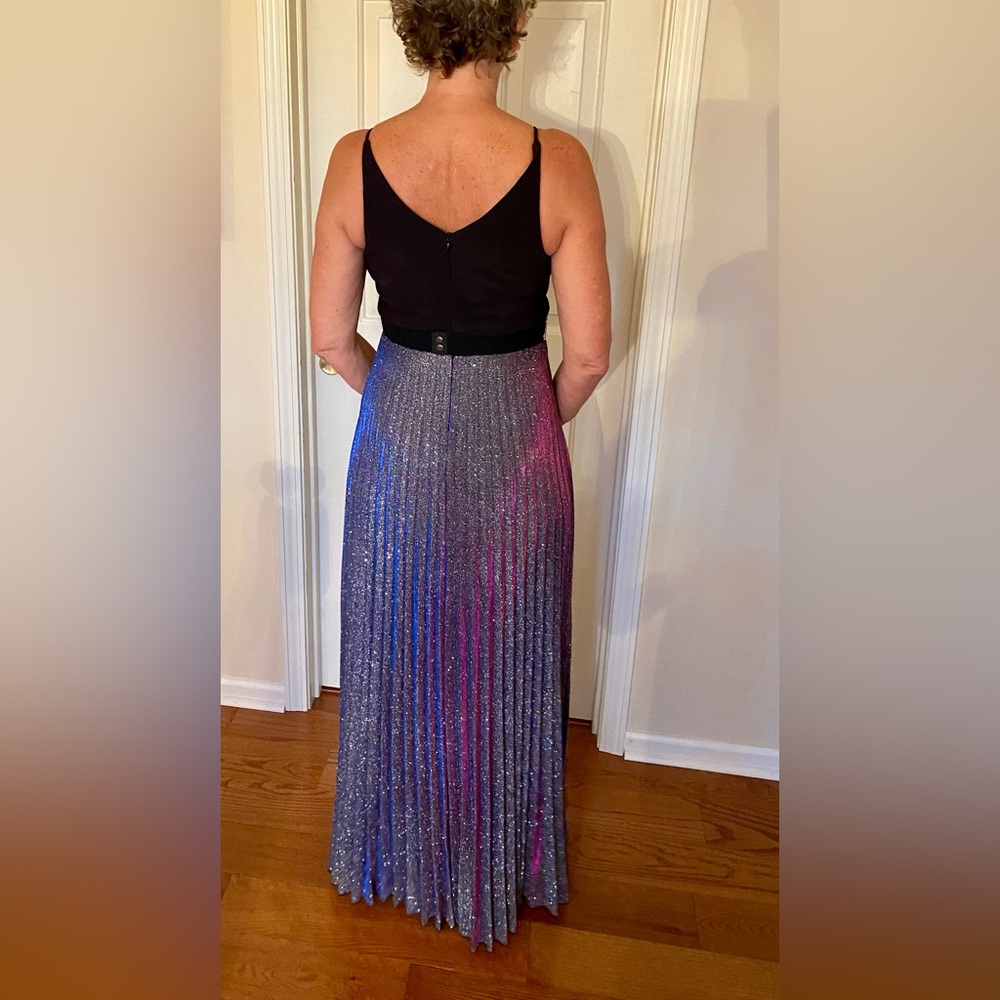 WORN ONCE Betsy Adam Size 6 floor length gown - Picture 3 of 4